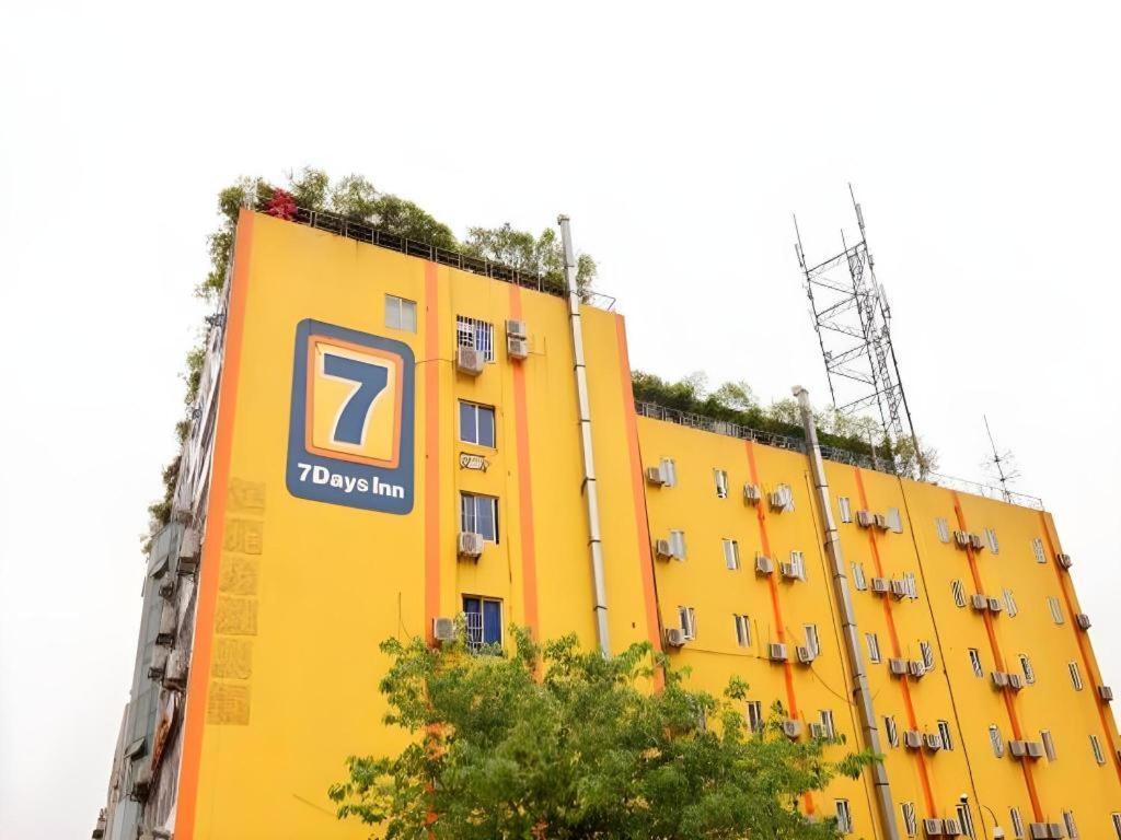 7 Days Inn Chengdu Sichuan University South Railway Station Exterior foto